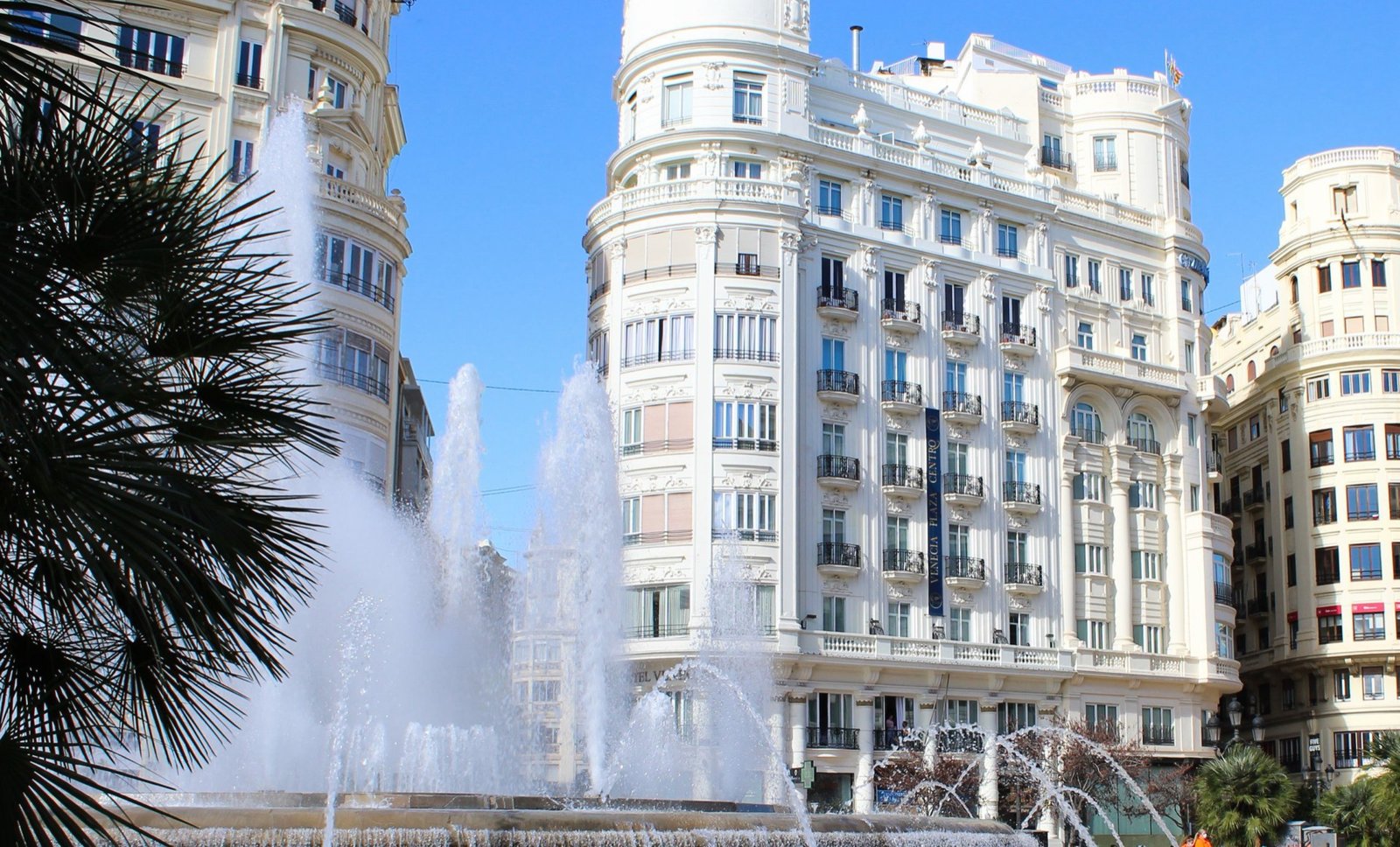 Fassade des Hotel Venecia Plaza Centro an der Plaza del Ayuntamiento in Valencia