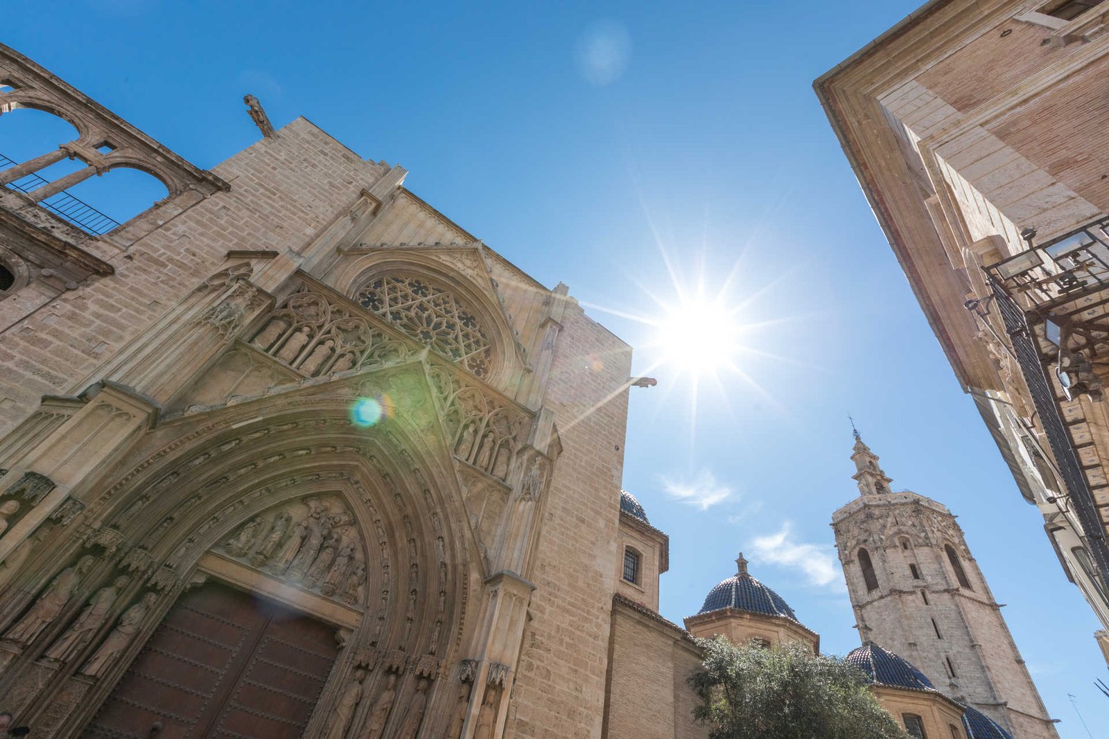 Plaza de la Virgen y catedral de Valencia